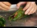 Nasıl Beef Picadillo Yapmak Biber Dolması: Sığır Picadillo Bir Sac Tava Yerleştirme Resim 3