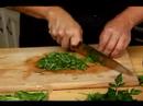İtalyan Panzanella Salatası Yapmak Nasıl : İtalyan Panzanella İçin Fesleğen Ekleyin Nasıl  Resim 4