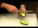 Nasıl Sebze Hazırlamak: Kes Ve Bir Avokado Dilim Resim 3