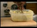 Geleneksel Patates Salatası Tarifi: Yumurta Patates Salatası İçin Ekleyin. Resim 3