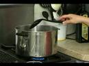 Nasıl Fransız Soğan Çorbası Yapmak İçin : Fransız Soğan Çorbası, Et Suyu, Et Ve Soğan Ekleyin  Resim 3