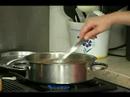 Fransız Soğan Çorbası Nasıl Yapılır : Fransız Soğan Çorbası Soğan Suyu Ekleyin  Resim 4