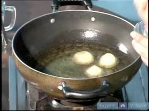 Hızlı Ve Kolay Hint Yemek Tarifleri : Shahi Dum Hazırlanıyor Petrol Ve Patates Aloo Resim 1