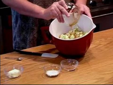 Akçaağaç Elmalı Turta Tarifi : Akçaağaç Elmalı Pasta İçin Malzemeler Karıştırma Dolum