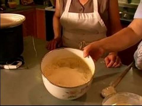 Nasıl Ekmek Yükselen Tuz Yapmak: Tuz Düşüyor Ekmek Sünger Olun