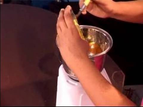 Nasıl Mango Lassi Yapmak: Hint Tarifleri: Yoğurt Hint Mango Lassi İçin Ekleme