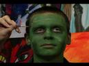 Nasıl Bir Frankenstein Kılık Cadılar Bayramı İçin Yapmak: Frankenstein Halloween Kılık İçin Makyaj Yara