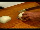 Güveç Dana Güveç Pot Yapmak İçin Nasıl : Güveç Pot İçin Soğan Kuşbaşı Doğrayın  Resim 3