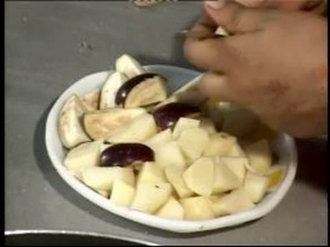 5 Hızlı Ve Kolay Hint Tarifleri: Nasıl Patlıcan Ve Patates Tarifi Patlıcan Kesmek İçin