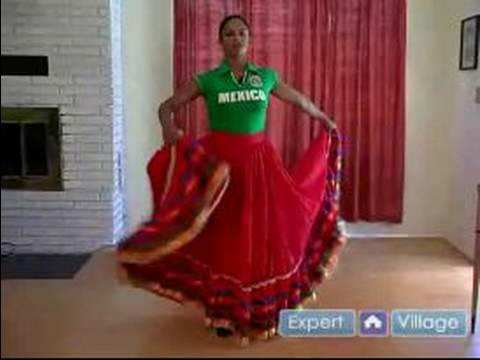 Geleneksel Meksika Dans Hareketleri : Dönüm Ve Geleneksel Meksika Dansı Tespit 