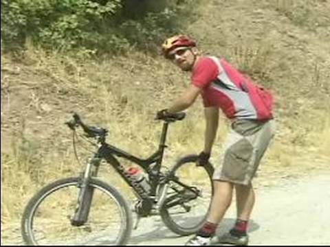 İpuçları, Teknikler Ve Görgü İçin Dağ Bisikleti : Nasıl Dağ Bisikleti Üzerinde Yeni Bir Tüp Koymak  Resim 1