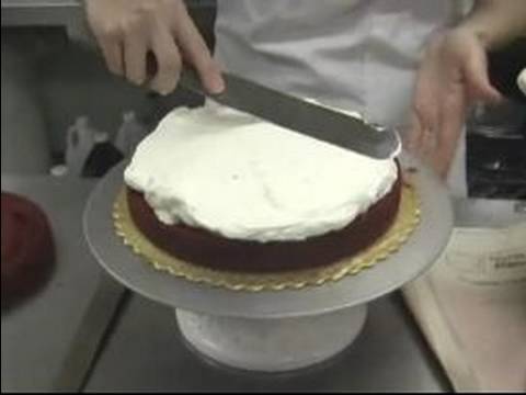 Kırmızı Kadife Kek Tarifi : Öncelikle Kek Tabakası Buzlanma 