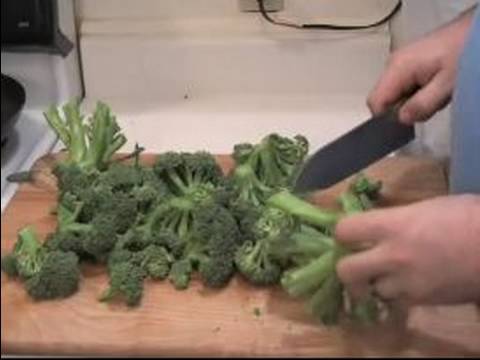 Kremalı Brokoli Çorbası Tarifi : Brokoli Çorbası Tarifi Kremalı Brokoli Hazırlayın  Resim 1