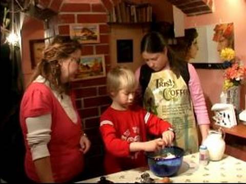 Nasıl Cook Çocuklarla: Krep İle Çocuklar İçin Bir Yumurtayı Kırmak Nasıl