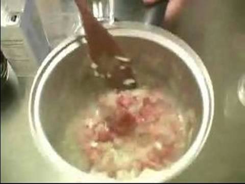 Patates Çorbası Tarifleri: Tavuk Suyu, Süt, Krema Ve Sosis Toskana Patates Çorbası İçin Ekle