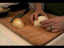 Domates Çorbası Nasıl Yapılır : Domates Çorbası Tarifi İçin Soğan Doğrayın  Resim 3