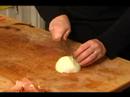 Rezene Çorbası Nasıl Yapılır : Rezene Çorbası İçin Bir Soğan Doğrayın  Resim 3