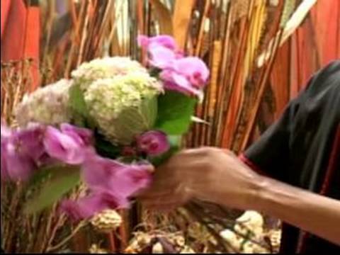 Nasıl Egzotik Çiçek Düzenlemeleri Yapmak İçin : Gelin Veya Düğün Buketleri İçin Doğru Çiçek Seçin 