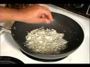 Çin Usulü Tavuk Nasıl Yapılır & Kızarmış Pirinç : Çin Usulü Tavuk & Pirinç, Soya Soslu Soğan Sotesi  Resim 3