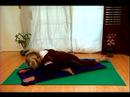 Hatha Yoga Pozisyonları Yalan: Poz Hatha Yoga Aşağı Yalan Dan Diz Streç Resim 3