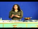 Kolay Hint Vejetaryen Yemek Tarifleri : Vejetaryen Baharatlı Patlıcan Tava İçin Hazırlanıyor  Resim 4