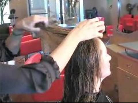 İpuçları Ve Teknikleri Saç Modeli : Saç Hazırlamak İçin Darbe Kurutma Resim 1