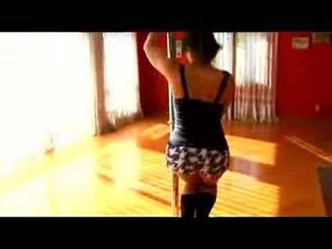 Nasıl Bir Sabit Kutup Dans Hamle Yapmak : Yan Swing Dans Hareket Resim 1