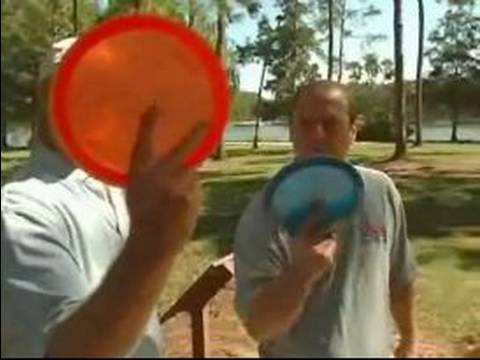 Nasıl Disk Golf Oynamak İçin: Nasıl İçin Forehand Atmak Belgili Tanımlık Yuvarlak Yüzey Kavrama