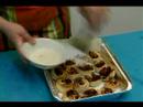 Tarçınlı Kek Nasıl Yapılır & Parmaklar : Fırça Tarçınlı Kek Üzerindeki Sır 