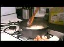 Nasıl Bir Asya Tavuk Yemeği Pişirmek: Pirinç Bir Asya Tavuk Yemeğe İlave Edin. Resim 3