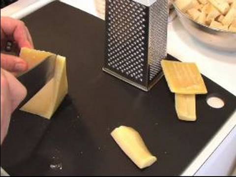 Domates Ve Parmesan Çorbası Tarifi : Domates Ve Parmesan Peynir Çorbası Tarifi İçin Hazırlayın 