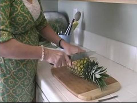 Nasıl Bir Ada Tavuk Tabağı Yapmak: Temizlik Ve Ananas Bir Ada Tavuk Tabağı İçin Dilimleme Resim 1