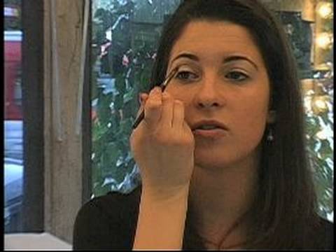 Profesyonel Makyaj İpuçları: Nasıl Her Gün Göz Uygulamak Gibi Bir Pro Gölge