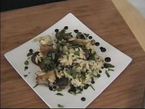 Sehriyeli Pilav Makarna Salatası Tarifi : Servis Sehriyeli Pilav Makarna Salatası