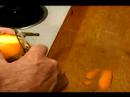 Kızılcık Sosu Yapmak Nasıl: Portakal Kabuğu Şeritler İçin Kızılcık Sosu Kesme Resim 3