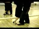 Latince Bachata Dansı Yapmayı: Bachata Dansı Kapalı Pozisyonda Öğrenin Resim 3
