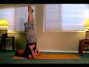Nasıl Güç Yoga Yapmak : Bir Mum Güç Yoga Pose Yapıyor  Resim 3