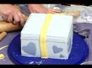 Pasta Süslemeleri İçin Şeritler Eklemek İçin Nasıl Kek Dekorasyon İpuçları :  Resim 3