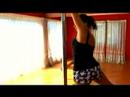 Pole Dans İtfaiyeci Hareket Nasıl: Orta İtfaiyeci Kutup Dans Hamle İçin El Yerleştirme Resim 4