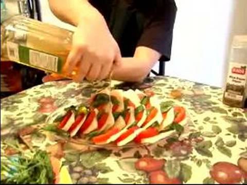 Domates Fesleğen Salata Çatalı: Zeytin Yağı Domates Fesleğen Salata İçin Ekleme Resim 1