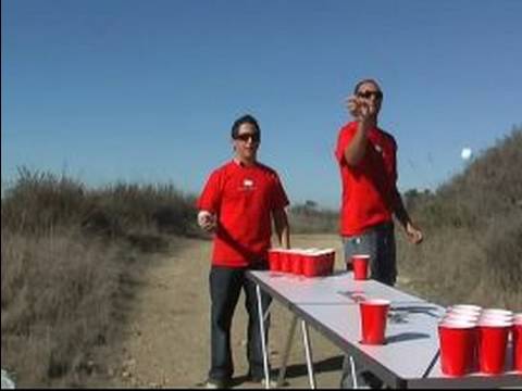 Nasıl Bira Pong Play: Bira Pong Topları Arka Kuralı İle Oynamak