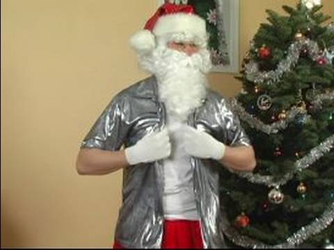 Nasıl Santa Claus Kılık Yapmak: Nasıl Bir Noel Baba Kostümü Doğru Gömlek Eklemek