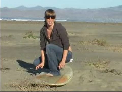 Nasıl Surf Kızlar İçin Yapılır: Nasıl Sörf Tahtası Üzerine Standı