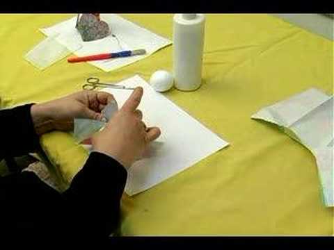 Yapma Dekupaj Öğeleri Kişiselleştirdiyseniz: Peçete Dekupaj Dekorasyon Asılı Bir Styrofoam Top Üzerinde Uygun Resim 1