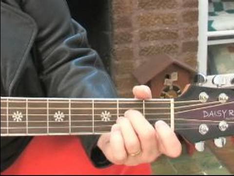 Yeni Başlayanlar İçin Gitar Çalmayı : Gitarda Bir Akor Nasıl Oynanır 