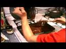 Nasıl Çikolata Soslu Kek Yapmak: Nasıl Çikolata Soslu Kek Karışımı Bir Tavada Yere Resim 3