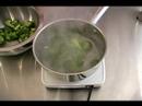 Yapma Neopolitan Vejetaryen Lazanya: Neopolitan Vejetaryen Lazanya İçin Brokoli Pişirme Resim 4