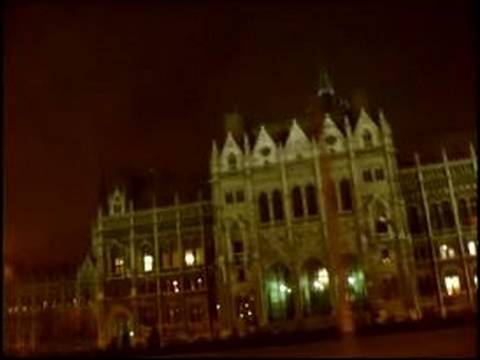 Budapeşte, Macaristan'da Yapmam Gerekenler: Gece Hayatı: Budapeşte, Macaristan Parlamentosu Ziyaret
