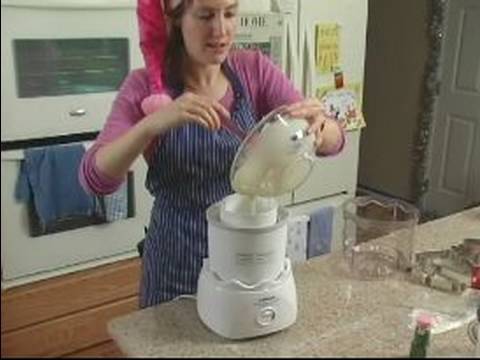 Eggnog Dondurma Nasıl Yapılır : Yumurta Likörü Dondurma İçin Dondurma Makinesi Nasıl Kullanılır  Resim 1