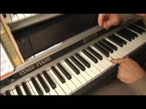 Her Anahtarın İçinde Küçük I Ve V Akorları : Nasıl Bir E Bir Değişmiş Bir Piyano Akor İçin Dim Oynamak İçin  Resim 1